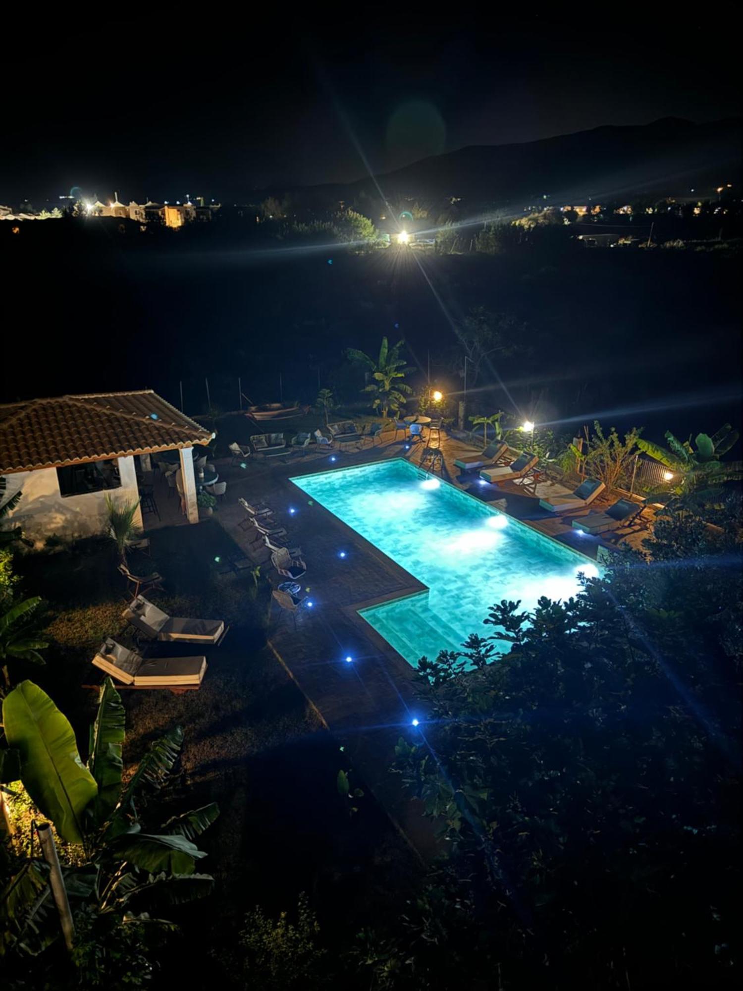 Kapetanios Luxury Aparthotel Agios Georgios  Exterior photo