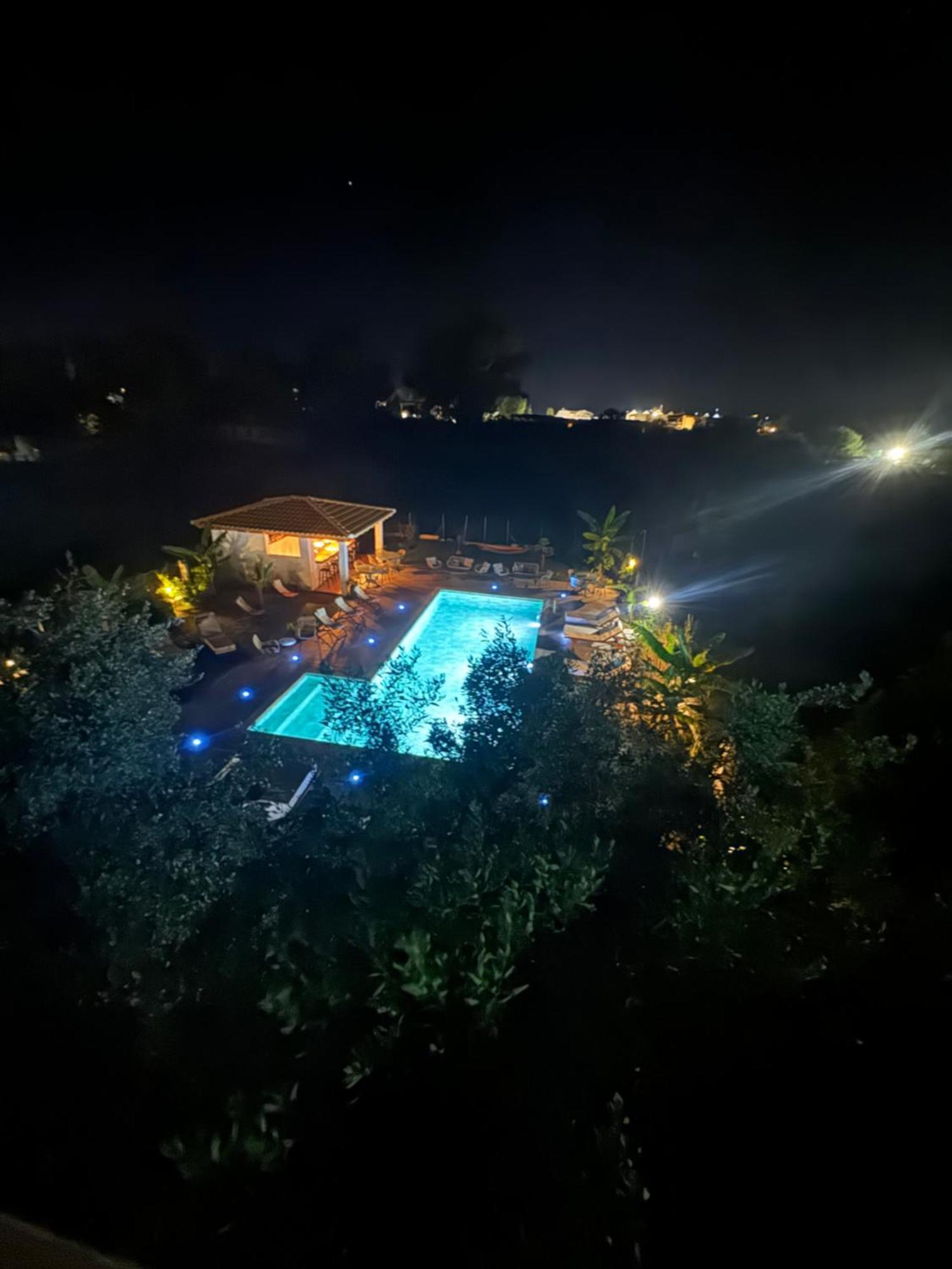 Kapetanios Luxury Aparthotel Agios Georgios  Exterior photo