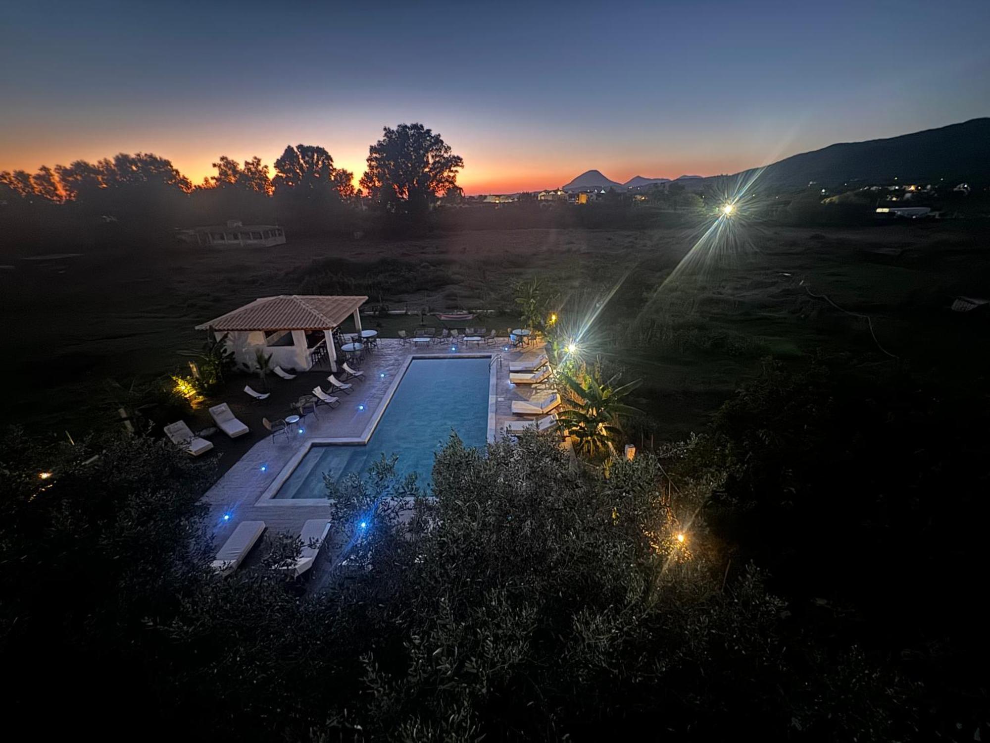 Kapetanios Luxury Aparthotel Agios Georgios  Exterior photo